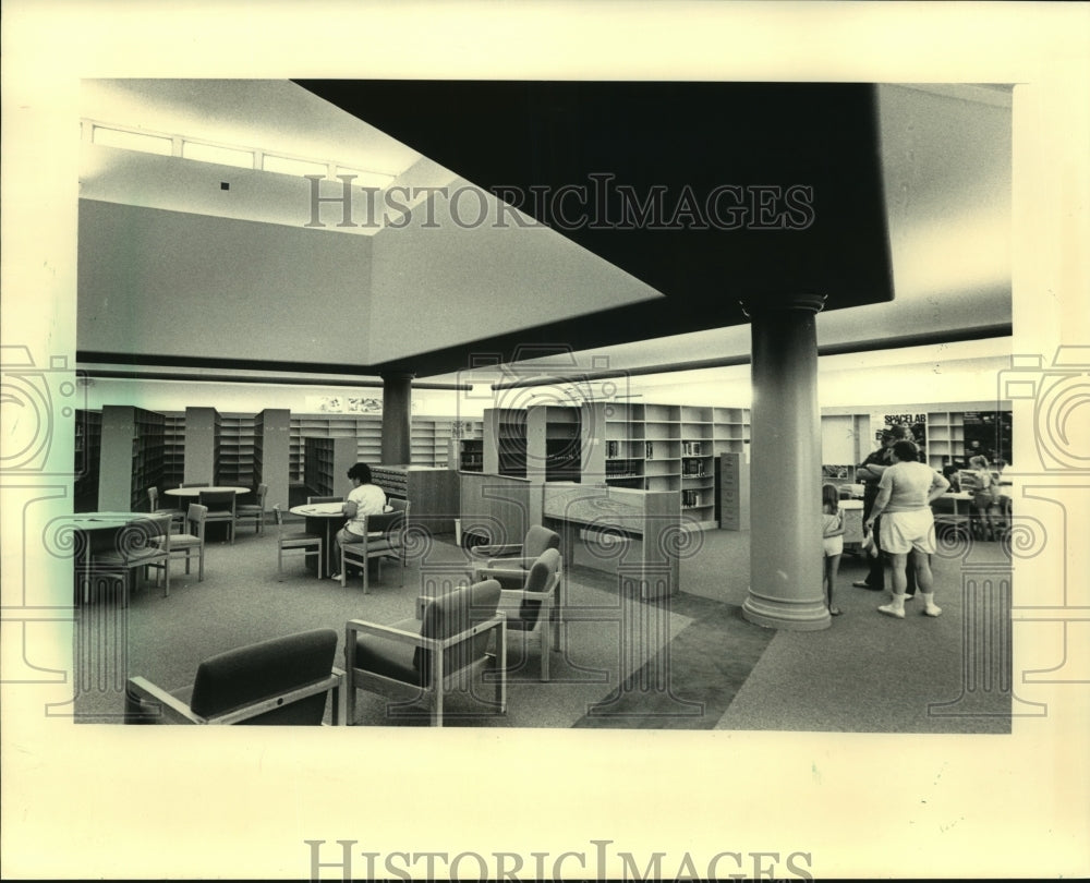 1987 The New St. Francis Public Library - Historic Images