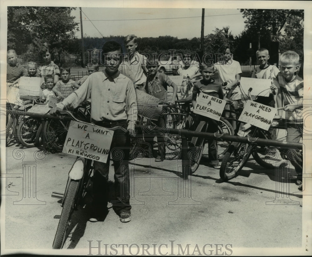 1954 Youngsters of St. Francis picketed the City Hall-Historic Images