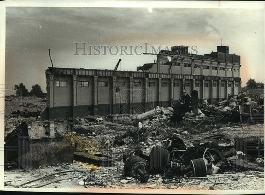 1989 Former Lakeside Power Plant St. Francis demolition - Historic Images