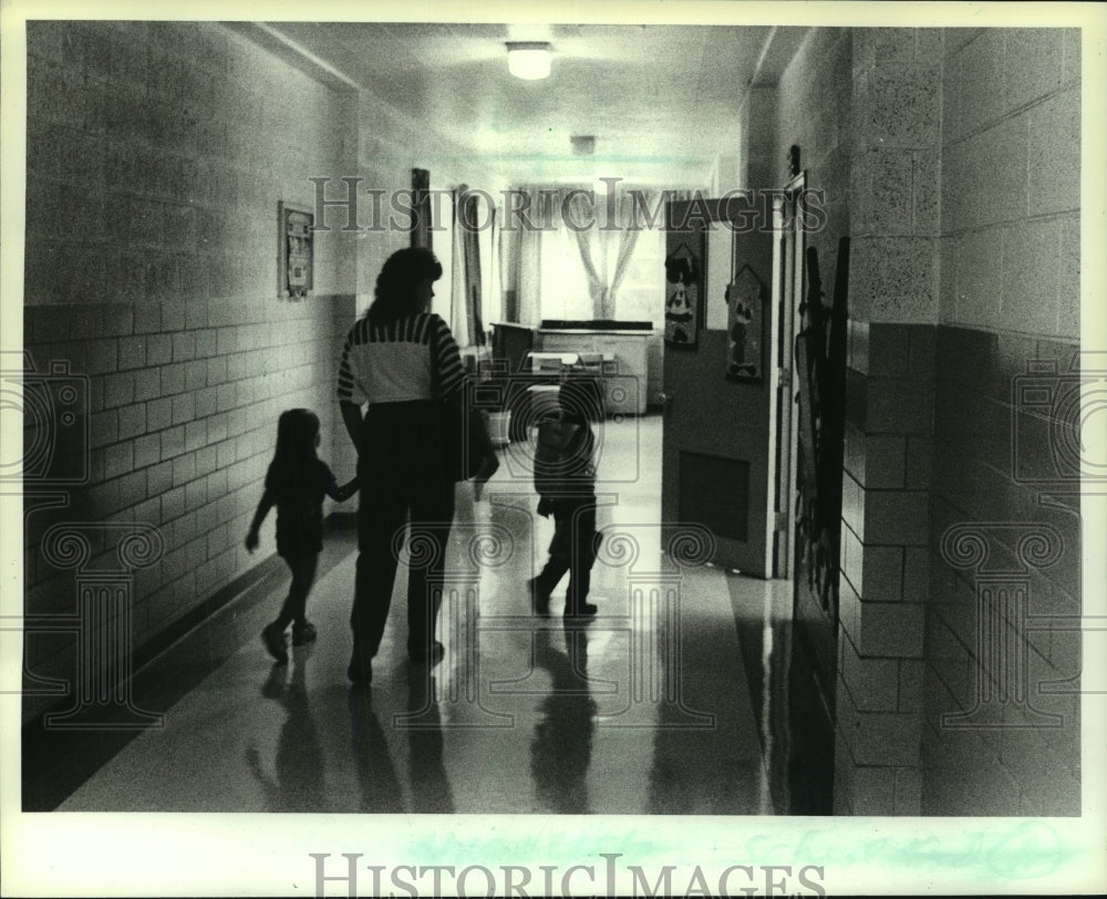 1983 Press Photo St. Albert School, first day for Jeremiah Behrs, 5 years old - Historic Images