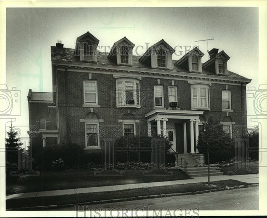 1981 Press Photo View of parish rectory, Saint Anne's Catholic Church. - Historic Images