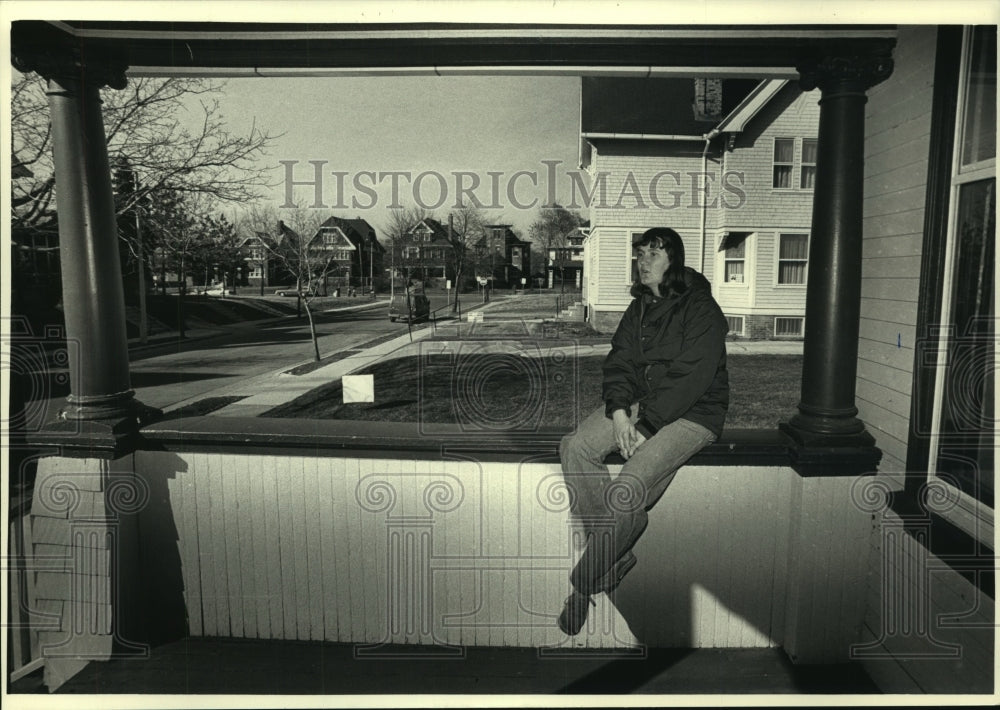 1988 Press Photo Gail Sahagun, sits on her porch Concordia Milwaukee - mjb87552 - Historic Images