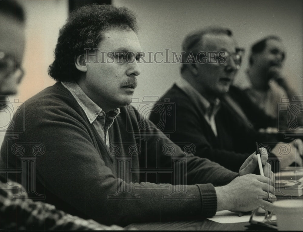 1989 Press Photo Alex Kennedy, Sacred Heart School of Theology, Wisconsin - Historic Images