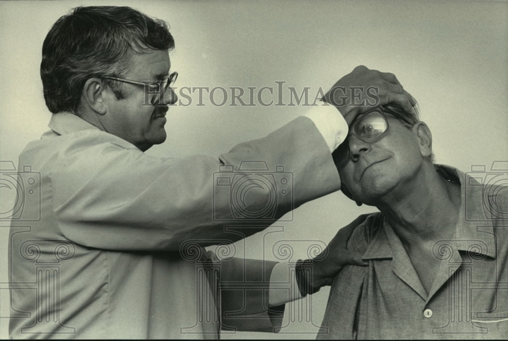 1985 Physiatrist Wilbur A Nimmer, Sacred Heart Rehabilitation - Historic Images