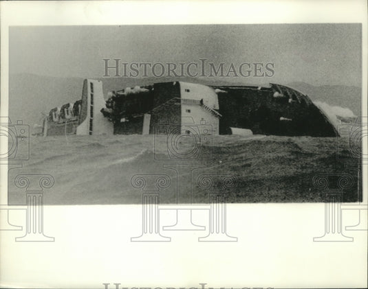 1968 Press Photo A capsized ferryboat off New Jersey coast after winds - Historic Images