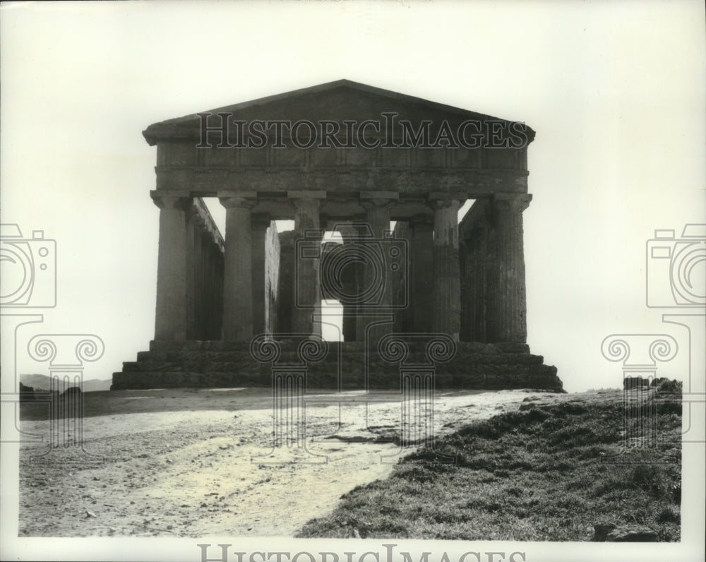 1982 Press Photo The Temple of Concord in Agrigento, Sicily, Doric Architecture - Historic Images