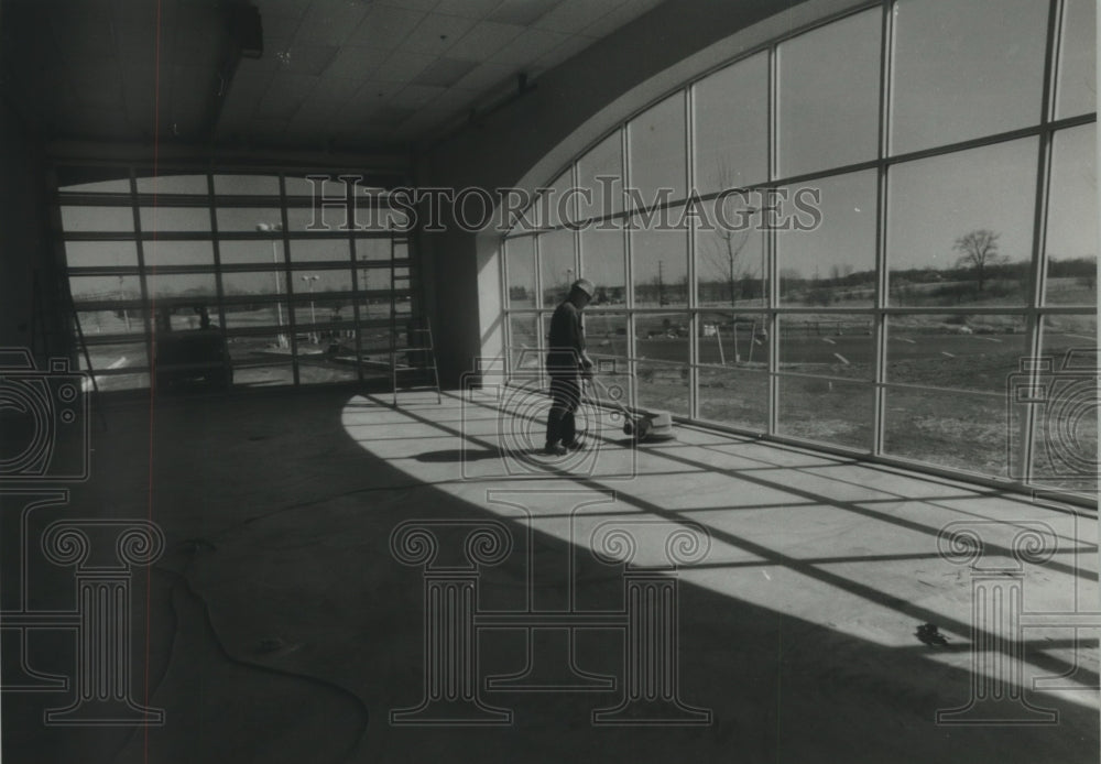 1994 New St. Mary&#39;s Hospital Ozaukee in Mequon to open April 19 - Historic Images
