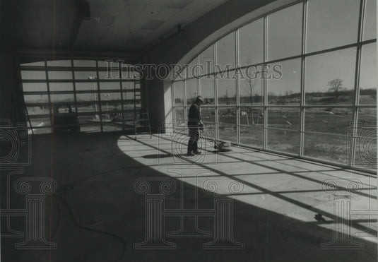 1994 New St. Mary's Hospital Ozaukee in Mequon to open April 19 - Historic Images