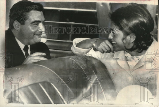 1965 Press Photo Pierre Salinger and Miss Nicole Gillman announce engagement - Historic Images