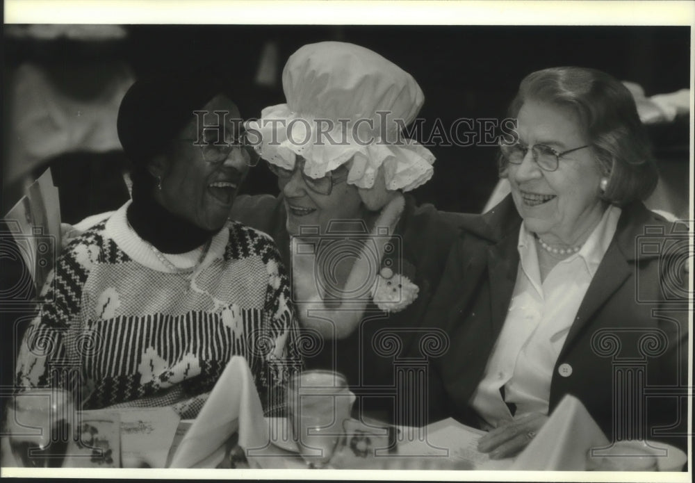 1993 Santa&#39;s best helper, Mrs. Claus (Dorothy Tann), Salvation Army-Historic Images