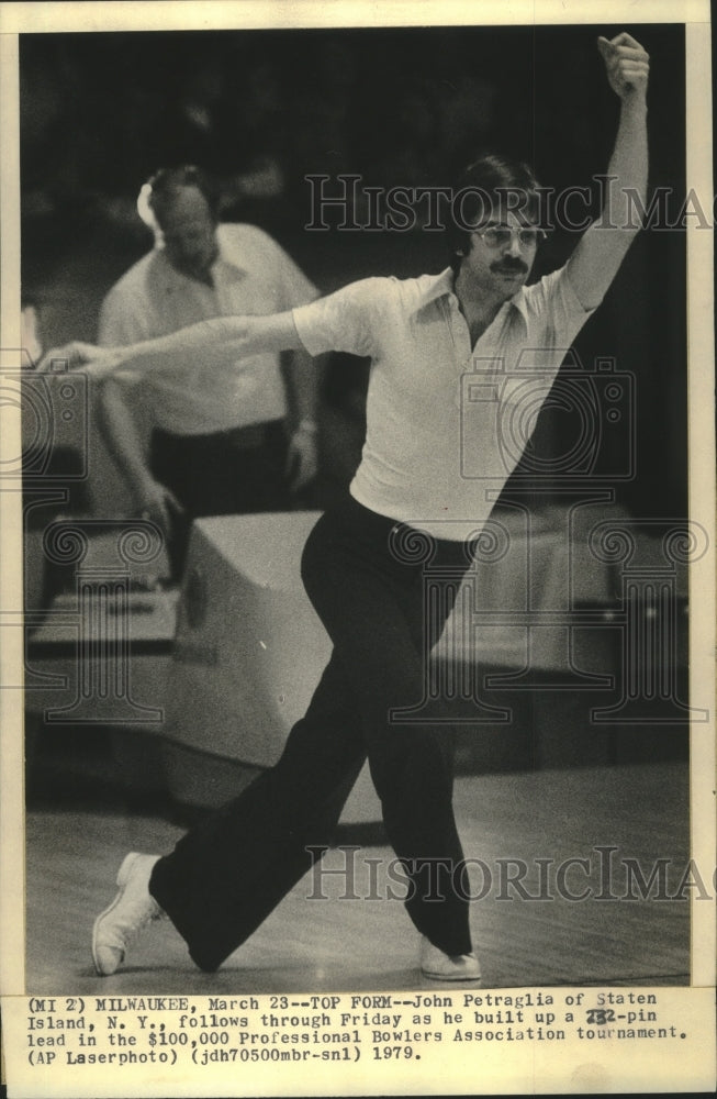 1979 John Petraglia, professional bowling tournament, Milwaukee - Historic Images