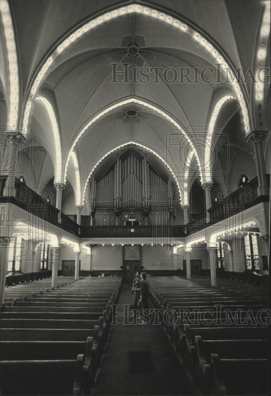 1989 Students study St. John's Evangelical Lutheran Church Milwaukee-Historic Images