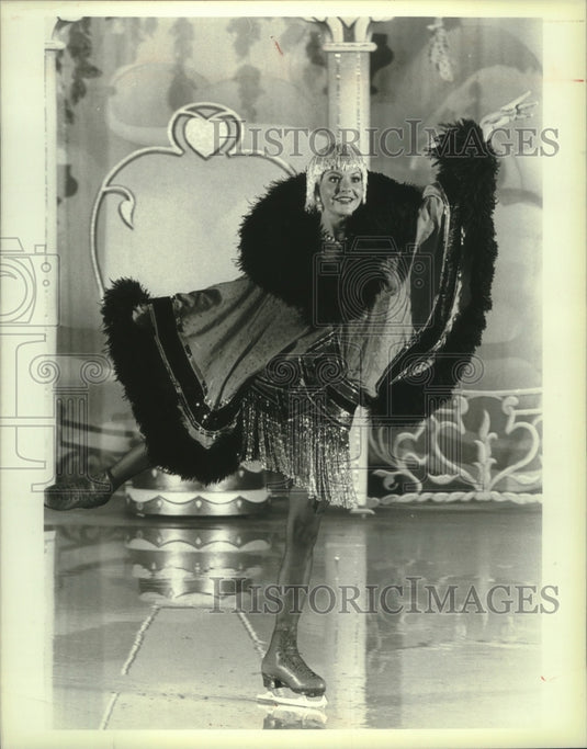1989 Cathy Salinger Performs With Walt Disney's World On Ice - Historic Images