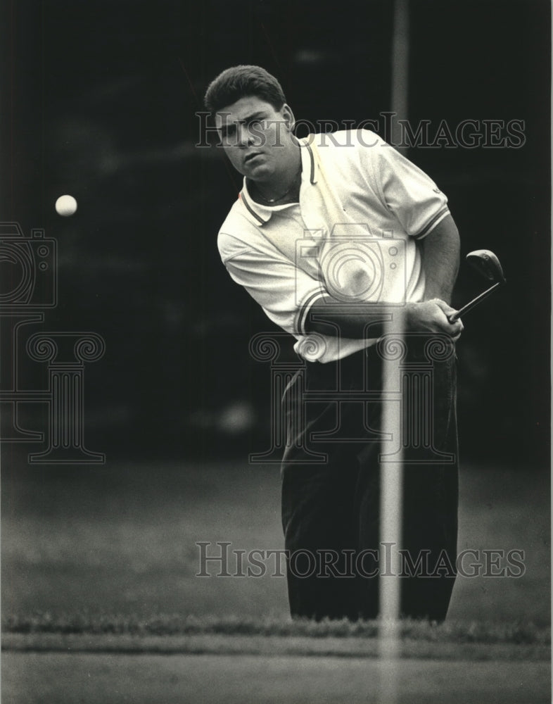 1992 Jason Samuelian chips to the green at Meadowbrook Country club-Historic Images