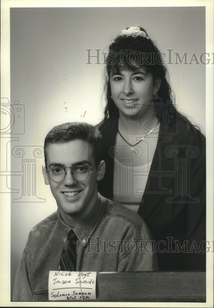 1994 Top graduates Nicole Vogt, Jason Schmidt of Solomon Juneau HS - Historic Images