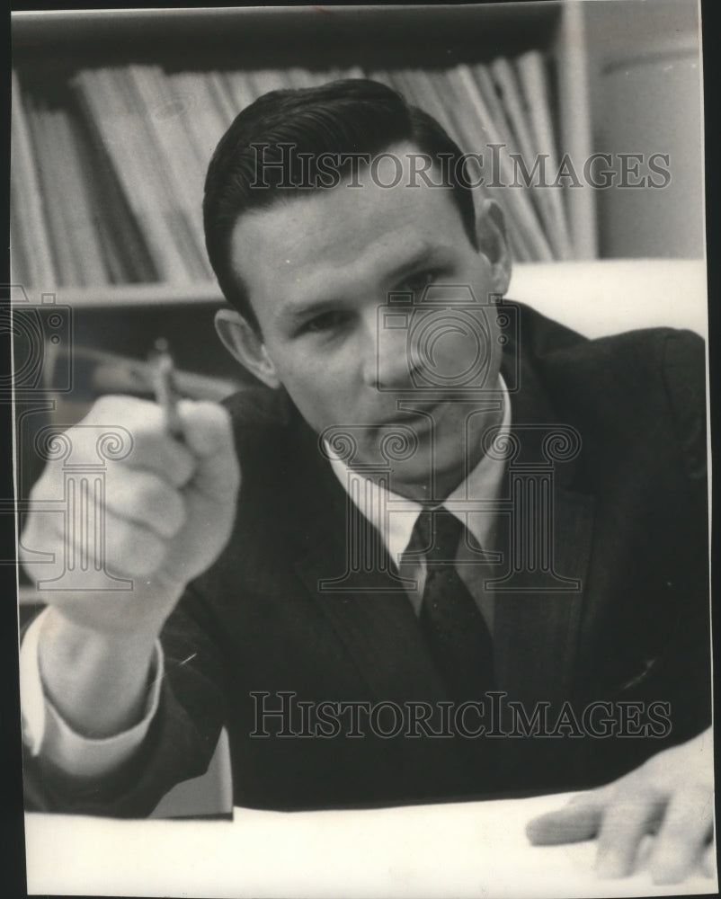 1970 Attorney Jack Samuels, head of NBC&#39;s Division of Compliance.-Historic Images
