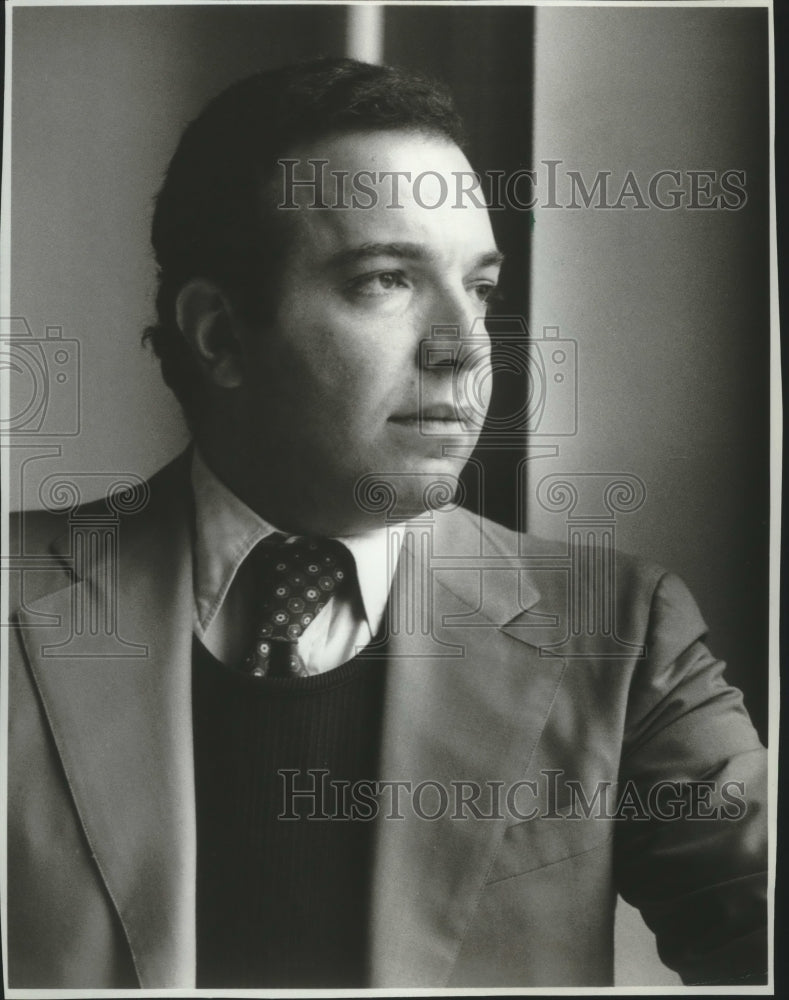 1985 John Saladino U.S. furniture designer - Historic Images