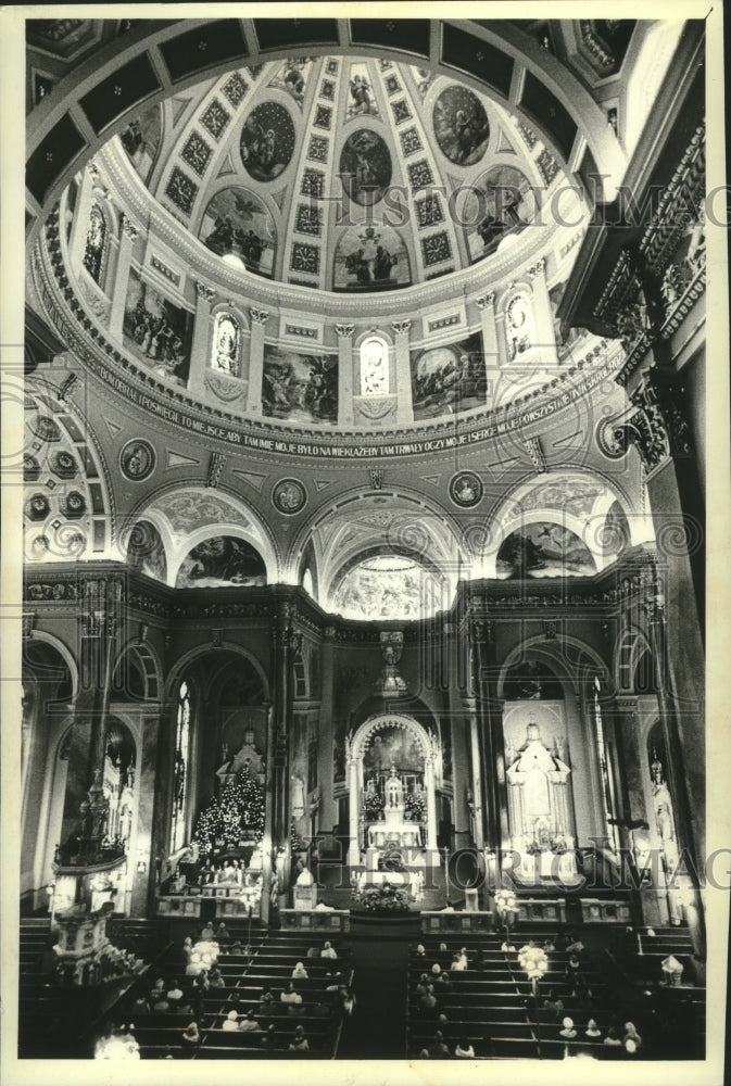 1991 Press Photo Ornate interior and dome at Saint Josaphat Basilica - Historic Images