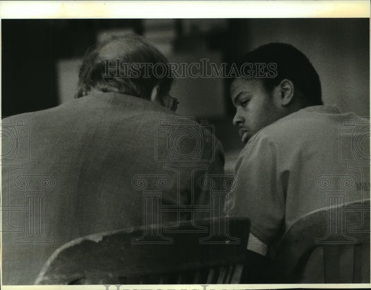 1993 Press Photo James Price and attorney David Berman, Milwaukee County Court. - Historic Images