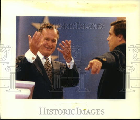 1992 Press Photo President Bush ready for acceptance speech at Houston Astrodome - Historic Images