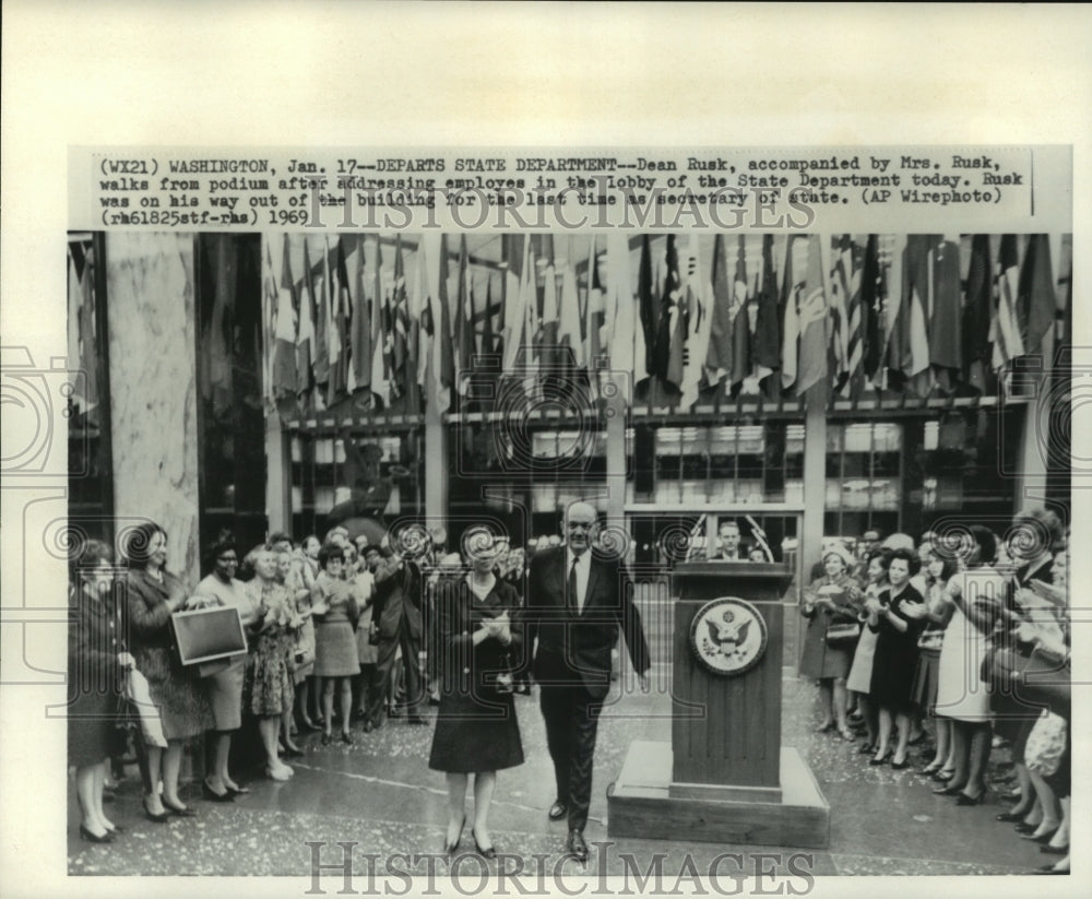 1969 Press Photo Rusk bids farewell as Secretary of State, Washington, D.C.- Historic Images