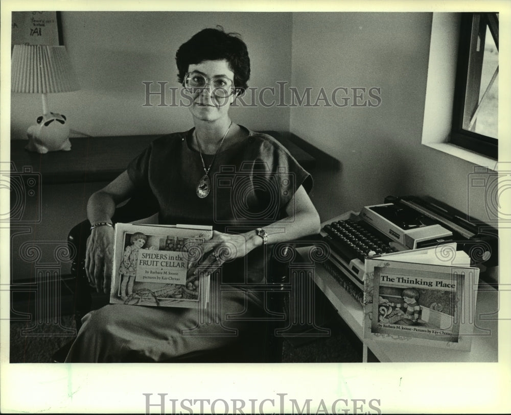 1983 Wisconsin author Barbara Joosse holds her children book-Historic Images