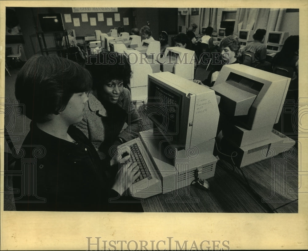 1985 Juneau High School teacher Shirley Ashley-Terrell and student.-Historic Images