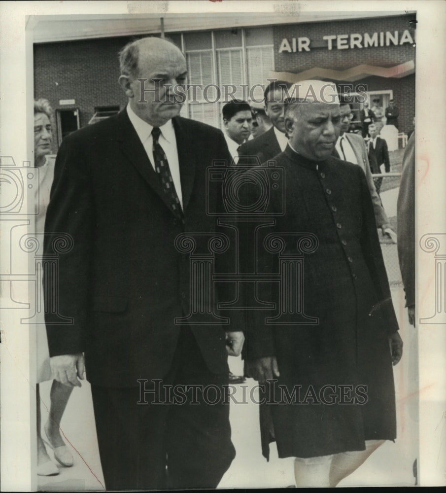 1984 Press Photo Secretary of State Dean Rusk with India&#39;s defense minister - Historic Images