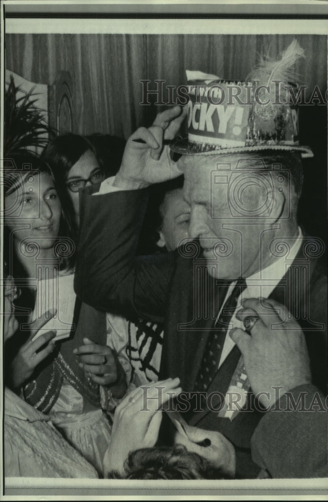 1968 Press Photo Michigan Governor George Romney wears Rockefeller Hat-Historic Images