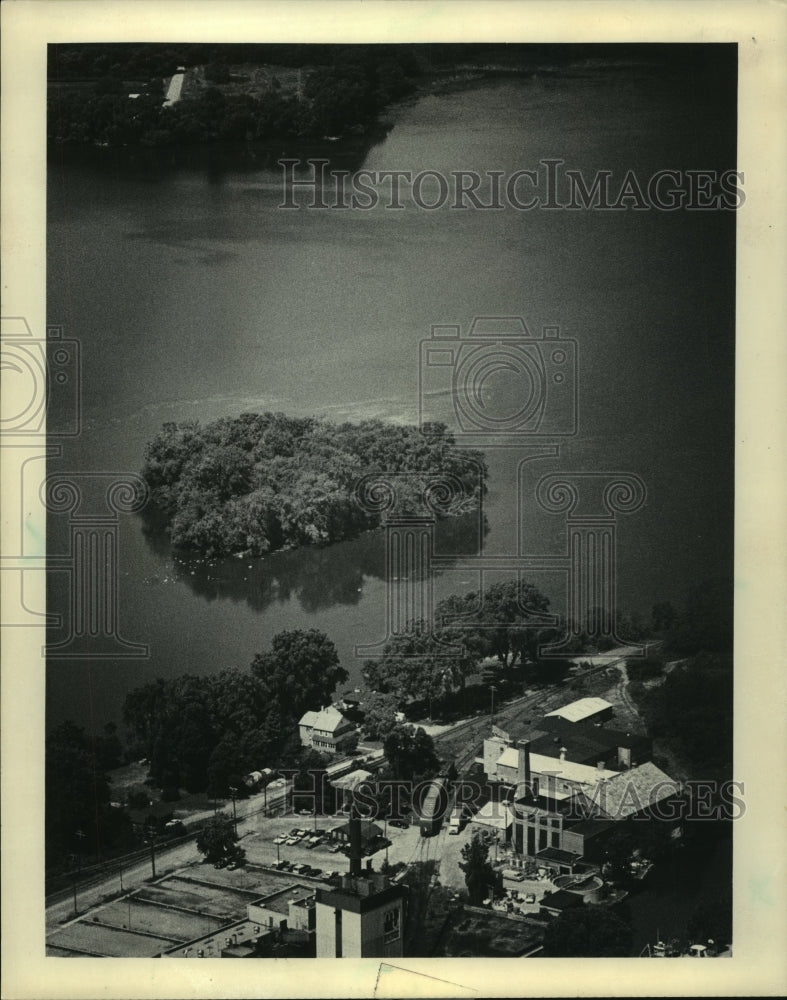 1983 Press Photo James Island near sewage treatment plant on Fox River Wisconsin- Historic Images
