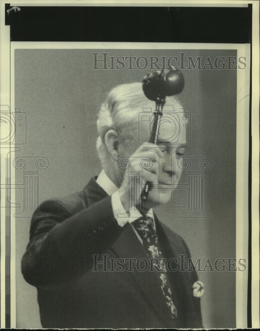 1976 Press Photo Chairman Strauss calls Democratic Nat'l Convention to order - Historic Images