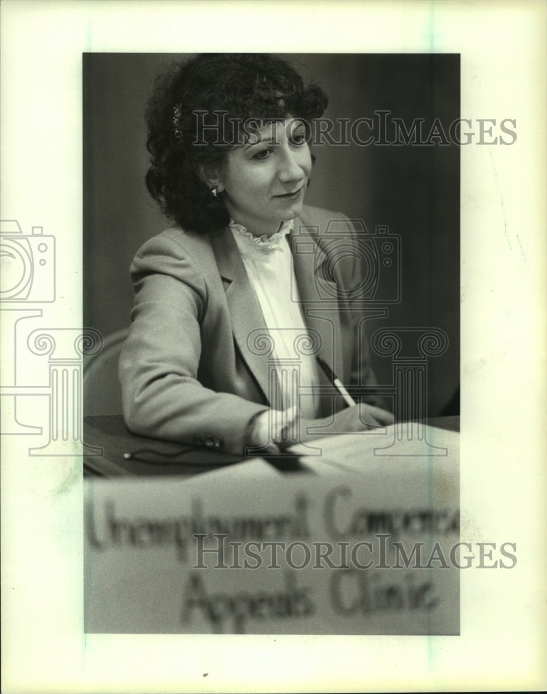 1985 Madison attorney Leila Pine took notes as client spoke-Historic Images