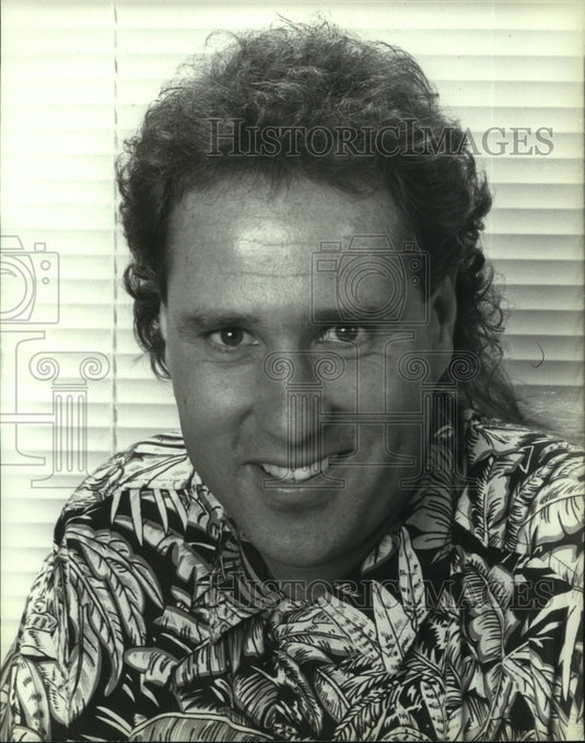 1992 Press Photo Walter Josten, producer Blue Rider Pictures, United States. - Historic Images