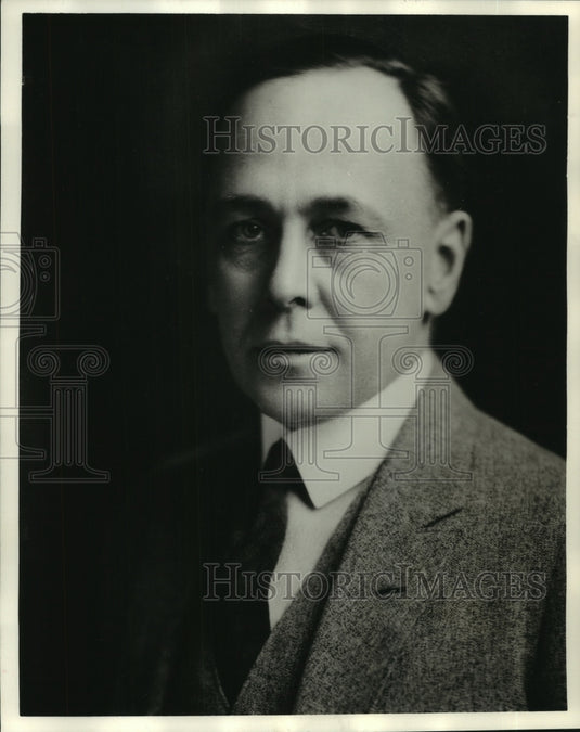 1975 Press Photo Russell E. Johnstone, former Milwaukee County Park Commissioner-Historic Images