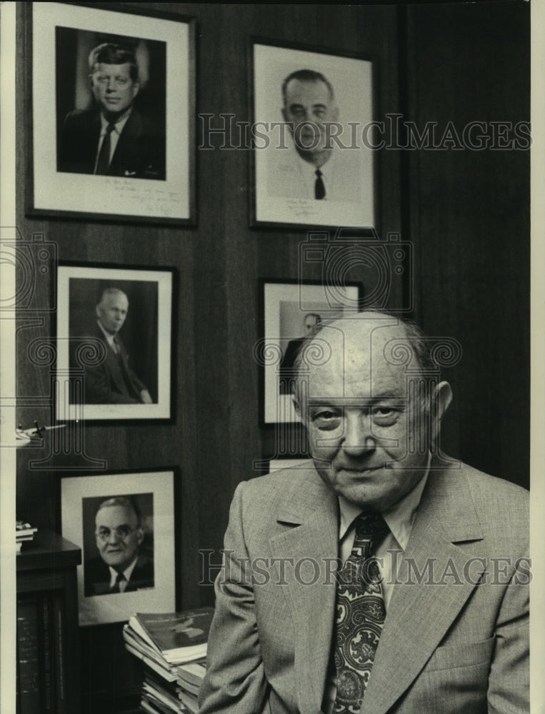 1977 Former State Sec. Dean Rusk in his University of Georgia office - Historic Images