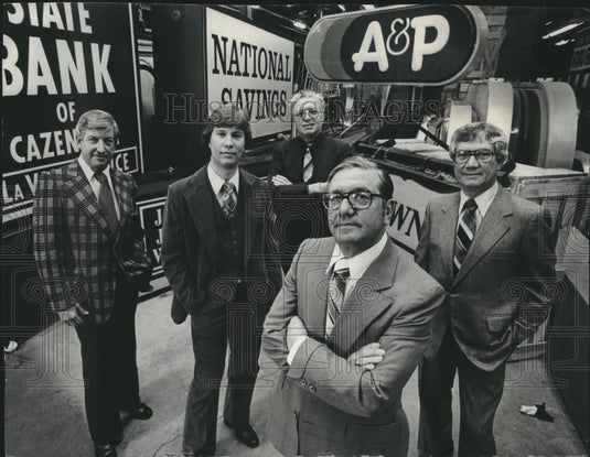 1979 Poblocki and Sons Co. family in front of company warehouse - Historic Images