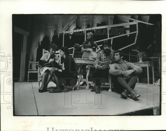 1972 Press Photo The Theatre Alverno cast of the play "The Skin of Our Teeth" - Historic Images