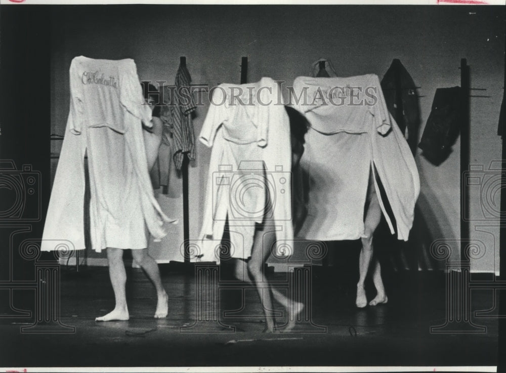1977 Scene From Performance Of &quot;Oh! Calcutta!&quot; At Riverside Theater - Historic Images