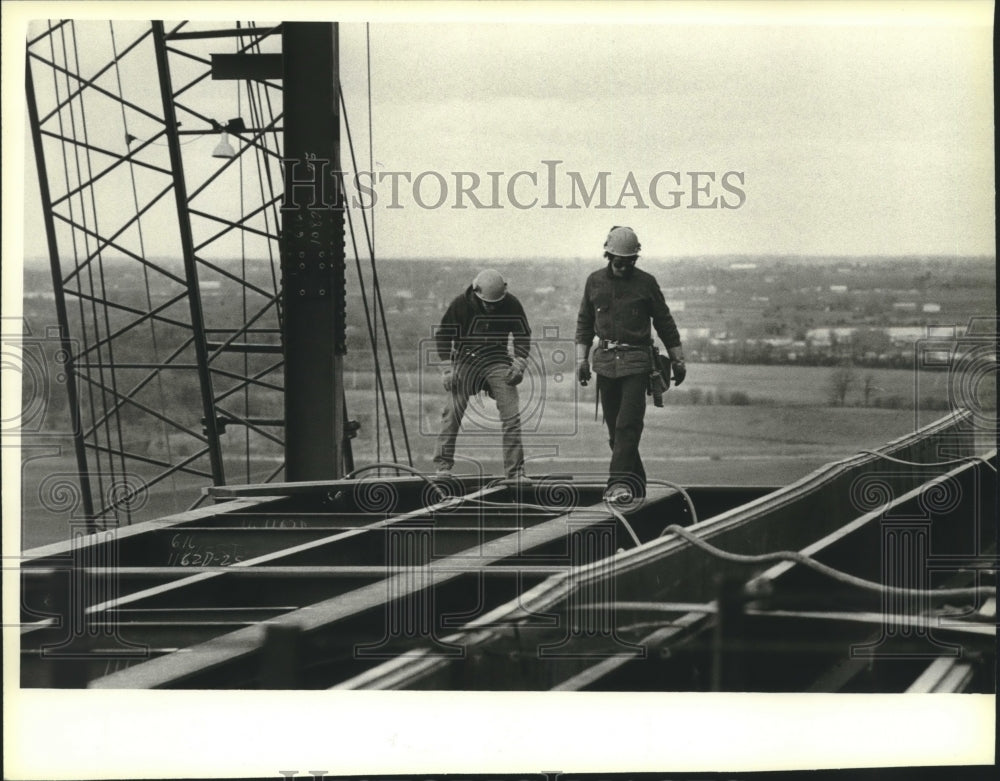 1980 Construction crew of Pleasant Prairie Power Plant in Wisconsin - Historic Images