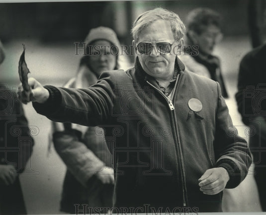 1987 Father Jerry Zawada during Pledge of Resistance demonstration - Historic Images
