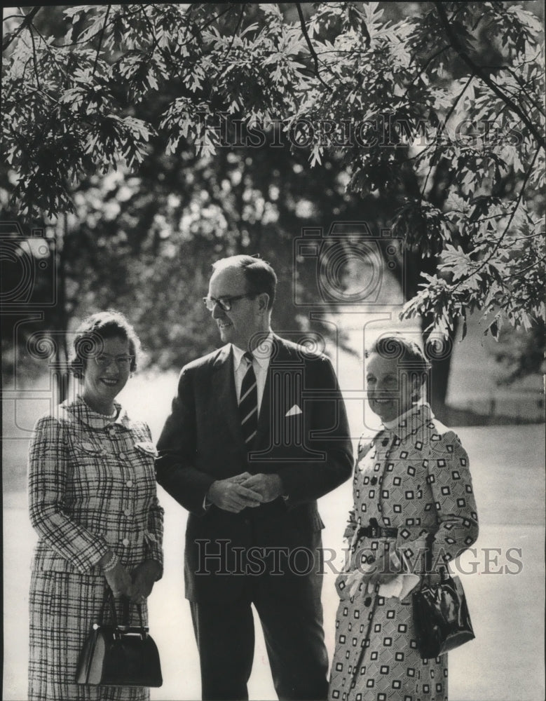 1971 Press Photo National Audobon Society's Duryea Morton w/others, Milwaukee-Historic Images