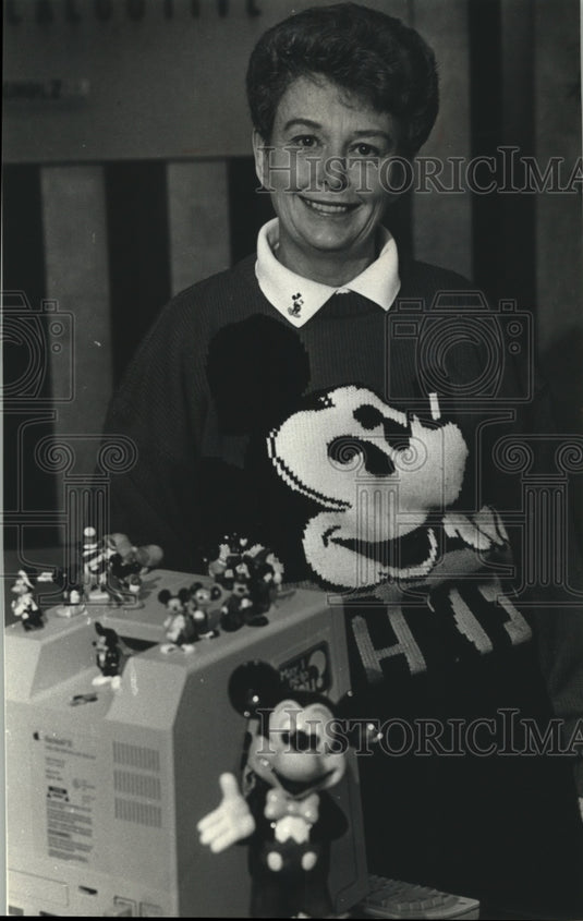 1988 Milwaukee County Courthouse Receptionist, Jane Podemski - Historic Images