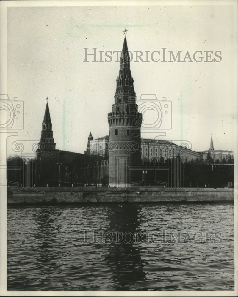 1958 One Of Kremlin&#39;s 20 Towers, The Vodovzvodnaya - Historic Images