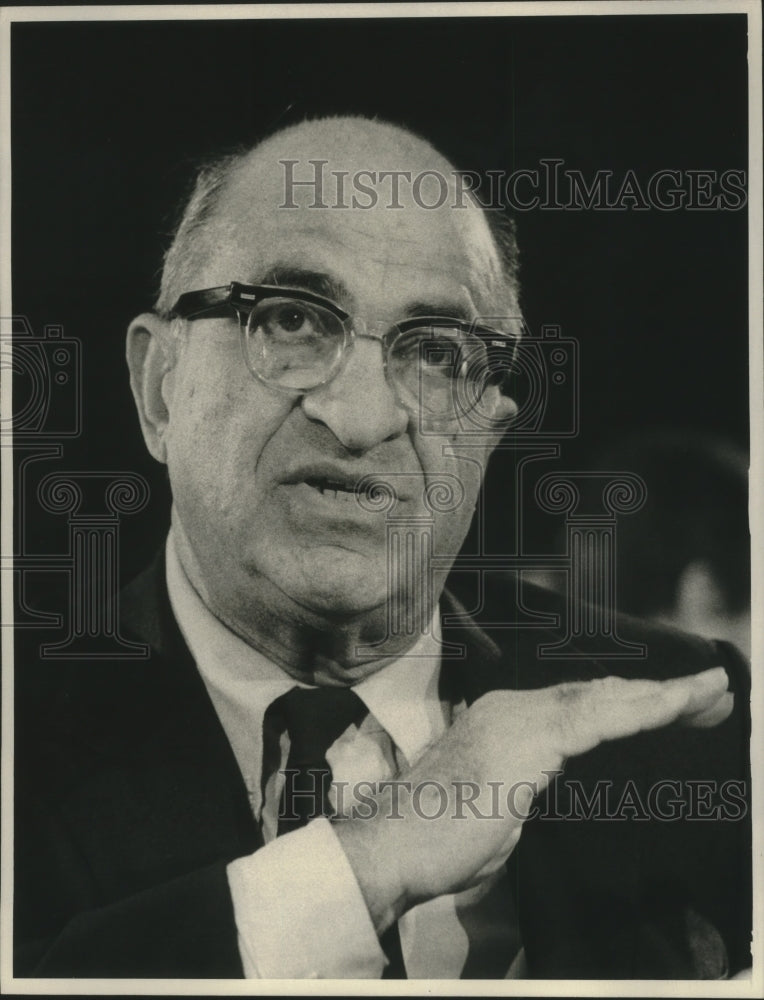 1975 Julius Shiskin, appears before Congress, Washington D.C.-Historic Images