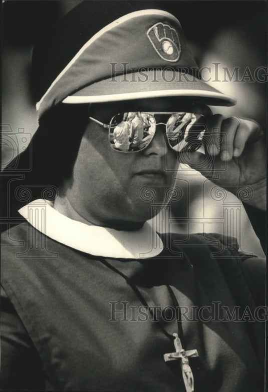 1988 Press Photo Sister Samuel at Polish-language mass at Polish Fest - Historic Images