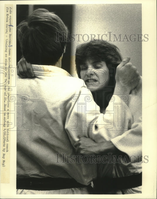 1988 Lynn Roethke And Jim Hrbek Training At College Of St. Rose-Historic Images