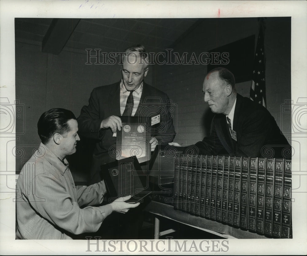 1956 Press Photo V.M. Newton presents award to Milwaukee Journal - mjb92237 - Historic Images