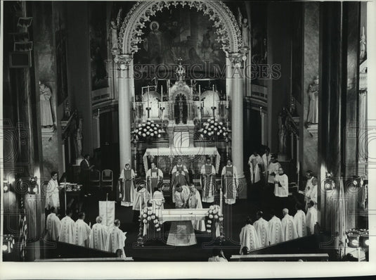 1976 St. Josephat's Basilica, 75th anniversary mass, Milwaukee - Historic Images