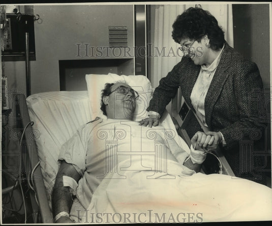1988 Press Photo A heart patient at Saint Luke's Medical Center - mjb92458 - Historic Images