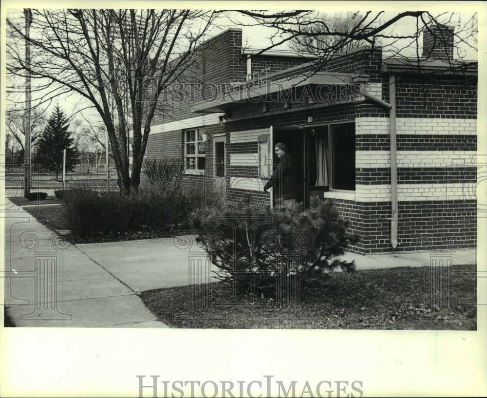 1983 Saukville village offices soon to be moved, Wisconsin. - Historic Images